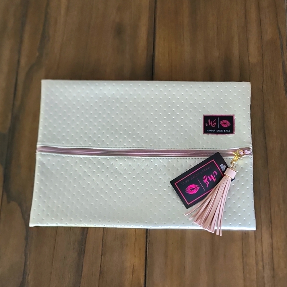 NWT Makeup Junkie Pearl Diamond Large Bag